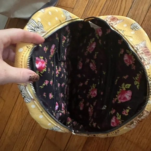 Betsey Johnson Yellow Cat Print Backpack - Picture 2 of 3